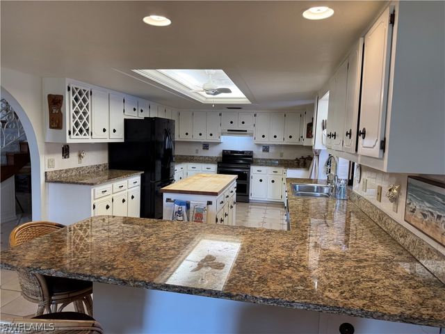 4607 SW 5th PL, Cape Coral, FL 33914