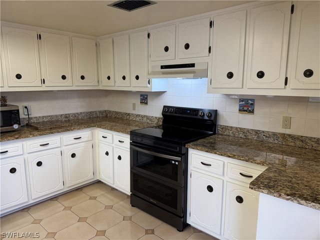 4607 SW 5th PL, Cape Coral, FL 33914