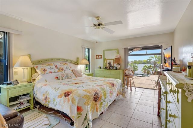 4607 SW 5th PL, Cape Coral, FL 33914