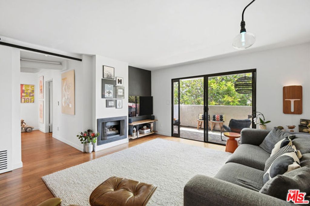 12629 Caswell Avenue 14, Los Angeles, CA 90066