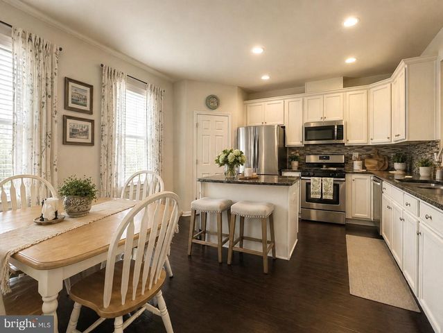 1746 BEACON LN, Warrington, PA 18976