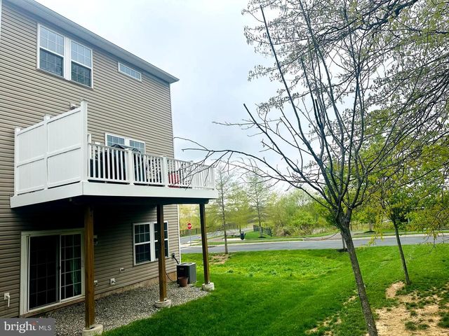 1746 BEACON LN, Warrington, PA 18976