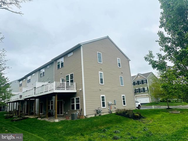 1746 BEACON LN, Warrington, PA 18976