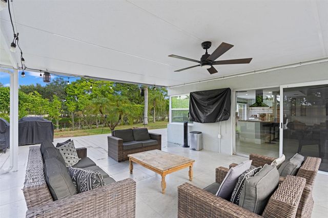 133 SW 159th Way, Sunrise, FL 33326