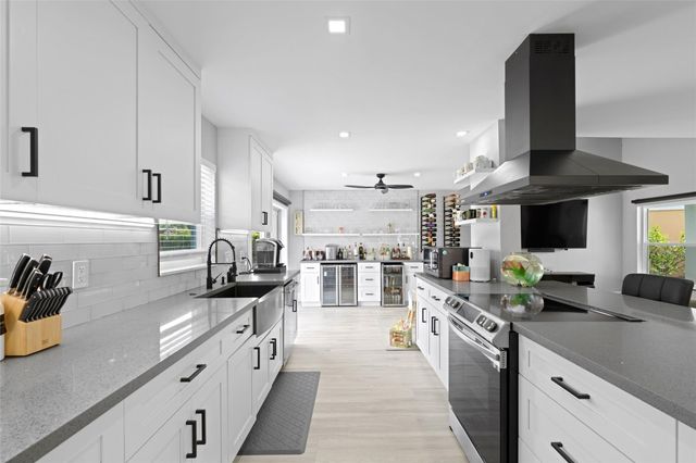 133 SW 159th Way, Sunrise, FL 33326