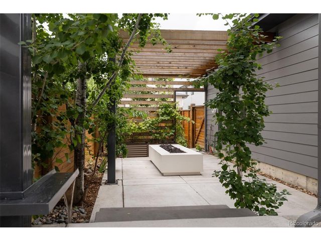 8910 Beekman Pl, Denver, CO 80238