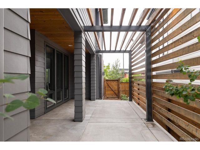 8910 Beekman Pl, Denver, CO 80238