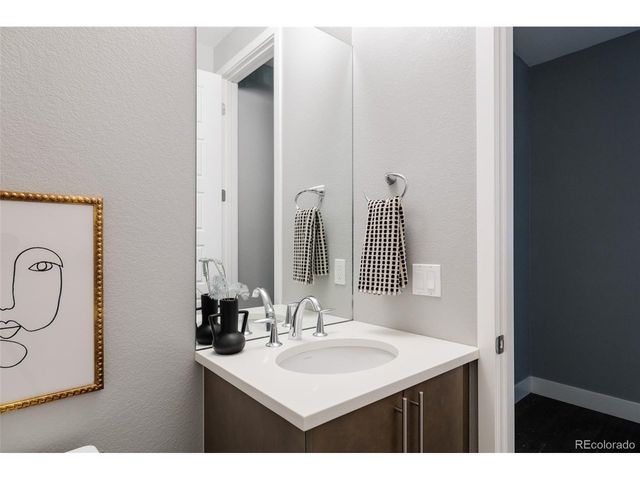 8910 Beekman Pl, Denver, CO 80238