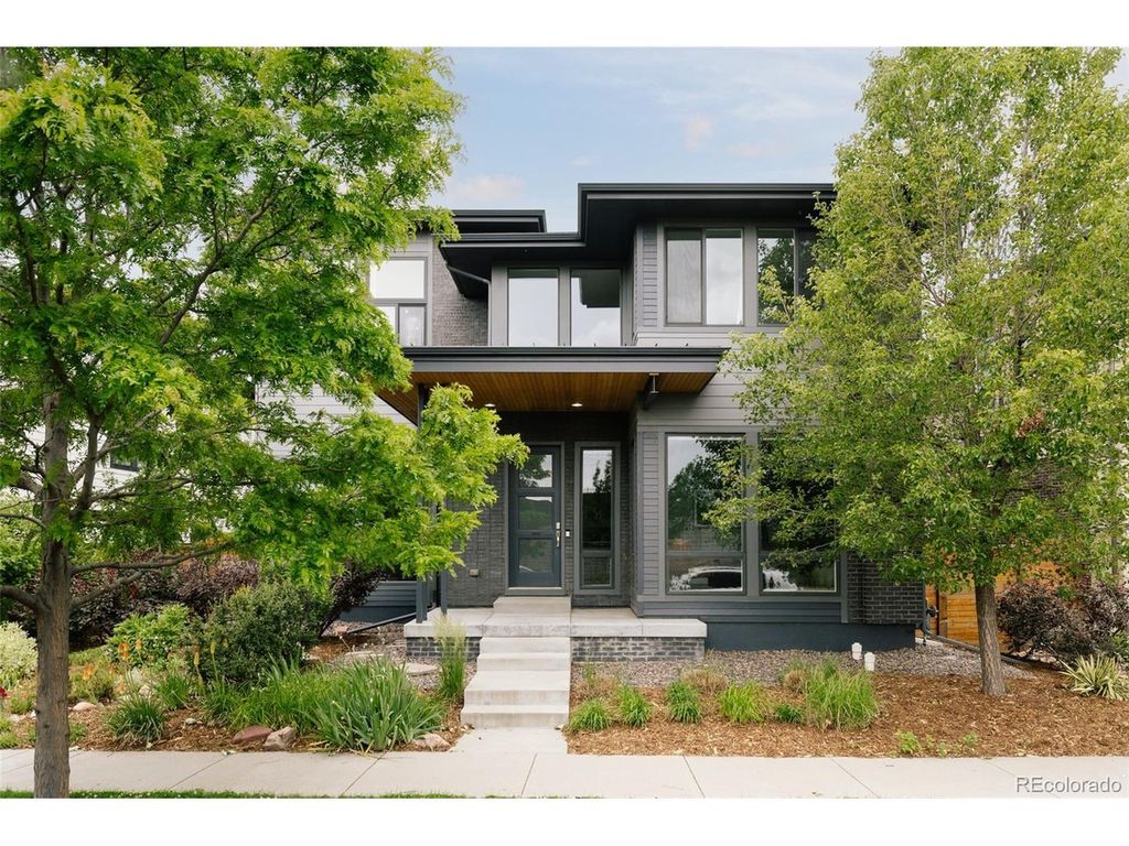 8910 Beekman Pl, Denver, CO 80238