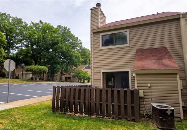 217 Village Lane H, Greensboro, NC 27409