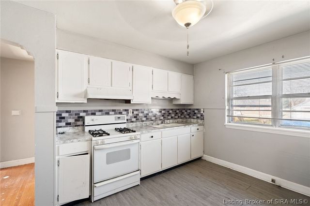 2016 Bono Road, New Albany, IN 47150