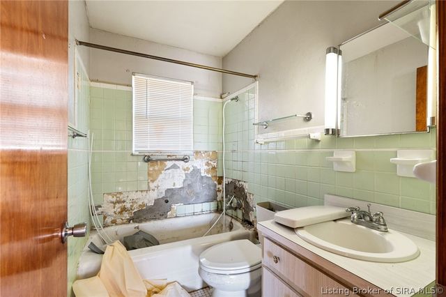 2016 Bono Road, New Albany, IN 47150