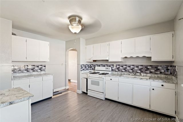 2016 Bono Road, New Albany, IN 47150