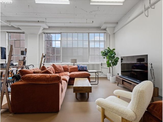 1314 Nw IRVING St 201, Portland, OR 97209