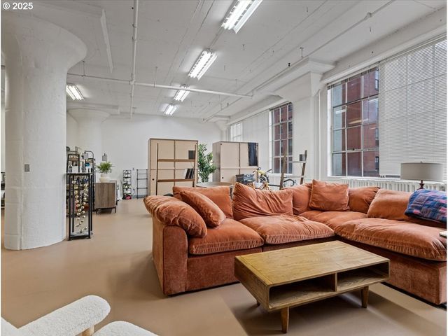 1314 Nw IRVING St 201, Portland, OR 97209