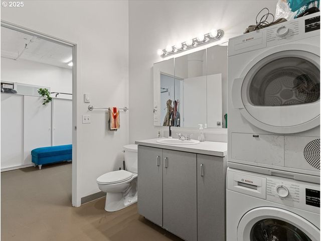 1314 Nw IRVING St 201, Portland, OR 97209