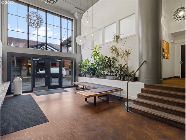 1314 Nw IRVING St 201, Portland, OR 97209