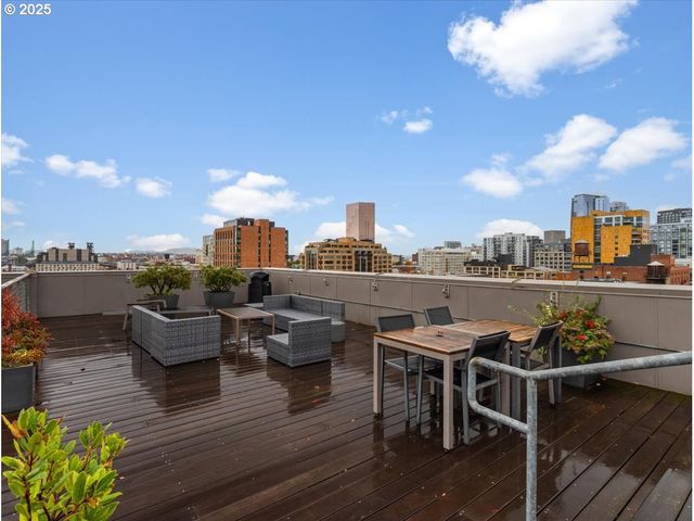 1314 Nw IRVING St 201, Portland, OR 97209