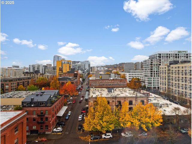 1314 Nw IRVING St 201, Portland, OR 97209