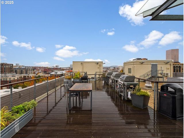 1314 Nw IRVING St 201, Portland, OR 97209