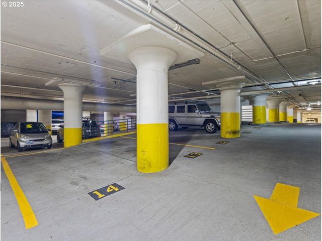 1314 Nw IRVING St 201, Portland, OR 97209