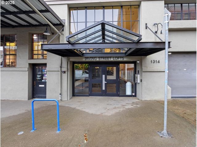 1314 Nw IRVING St 201, Portland, OR 97209