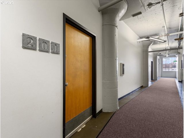 1314 Nw IRVING St 201, Portland, OR 97209