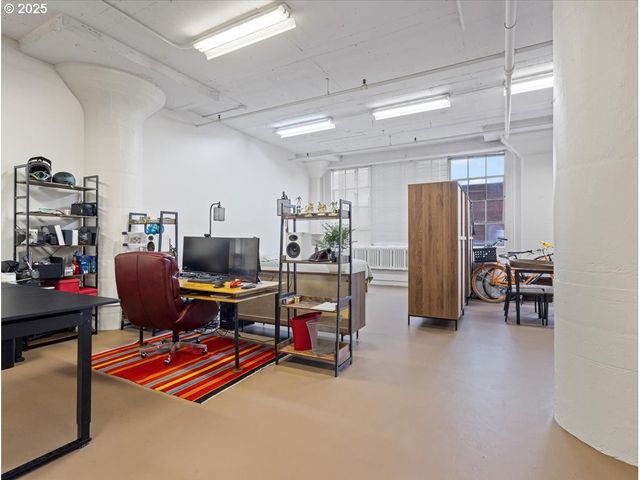 1314 Nw IRVING St 201, Portland, OR 97209