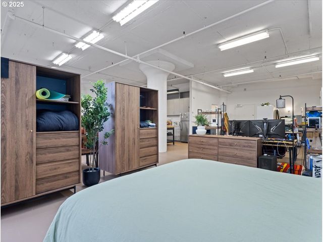 1314 Nw IRVING St 201, Portland, OR 97209