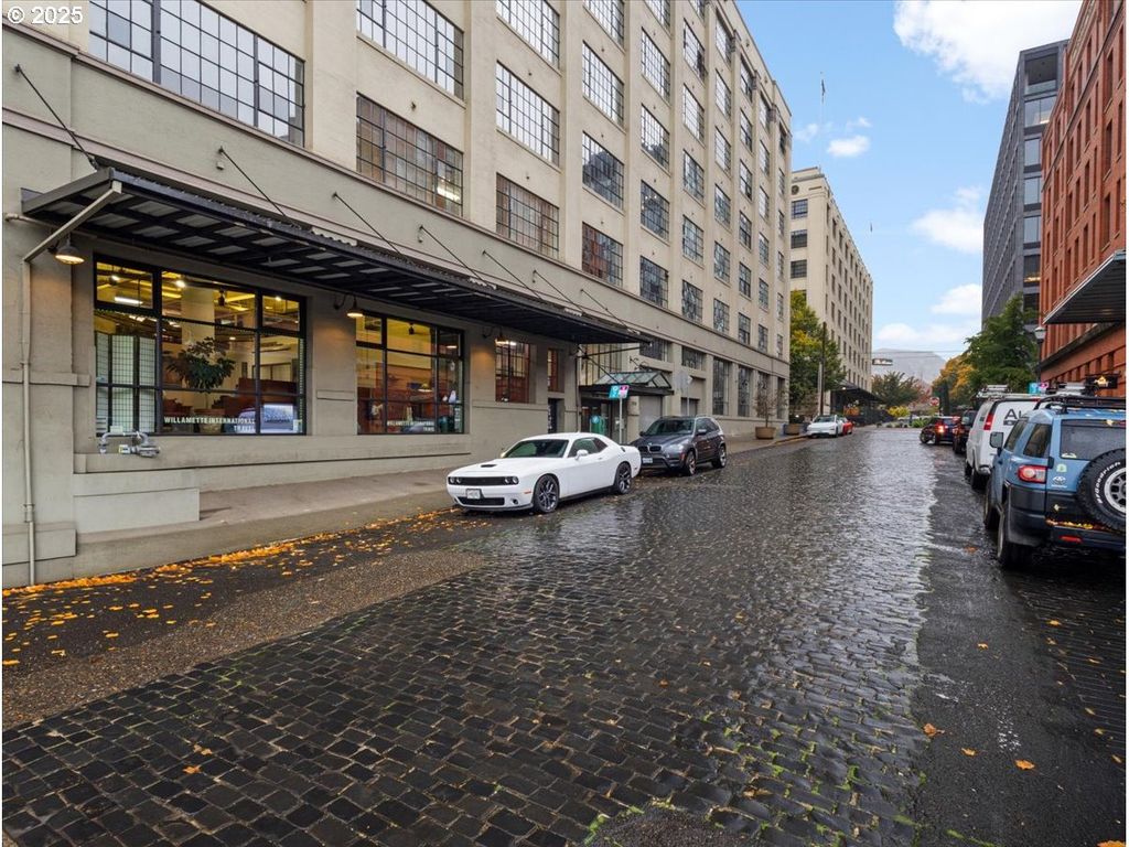 1314 Nw IRVING St 201, Portland, OR 97209