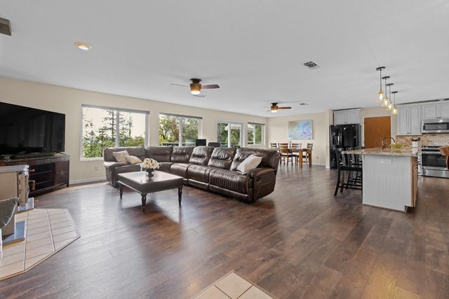 6139 Green Ridge Dr, Foresthill, CA 95631