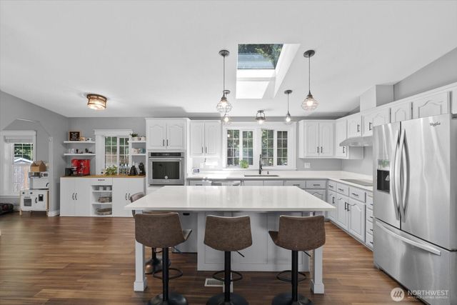 18612 72nd Avenue NE, Kenmore, WA 98028