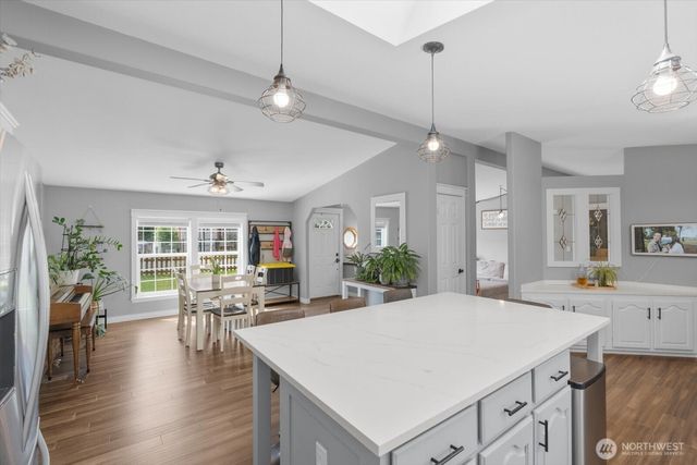 18612 72nd Avenue NE, Kenmore, WA 98028