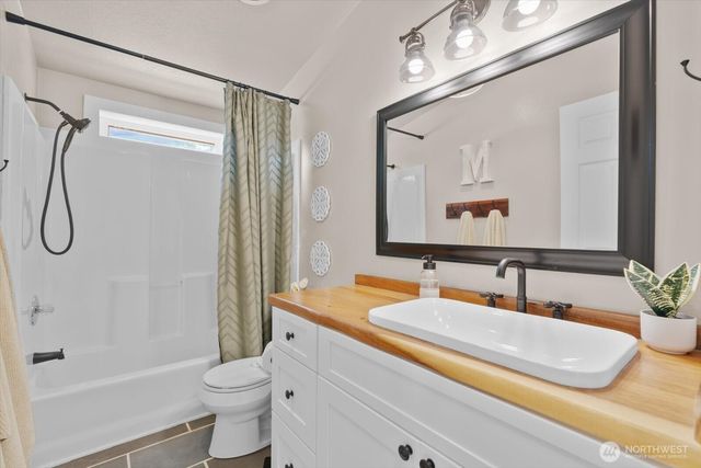 18612 72nd Avenue NE, Kenmore, WA 98028