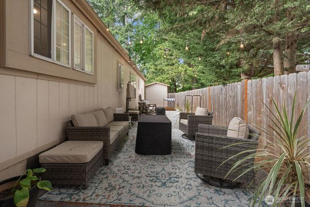 18612 72nd Avenue NE, Kenmore, WA 98028