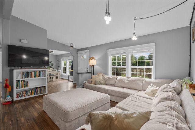 18612 72nd Avenue NE, Kenmore, WA 98028