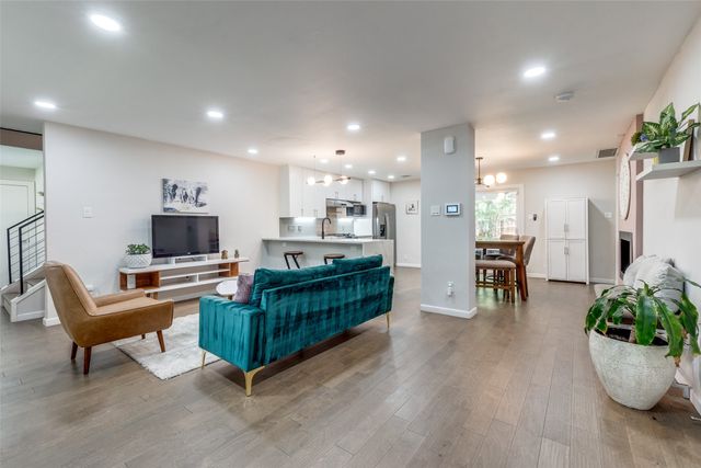 9805 Estate Lane, Dallas, TX 75238