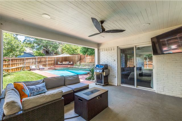 9805 Estate Lane, Dallas, TX 75238