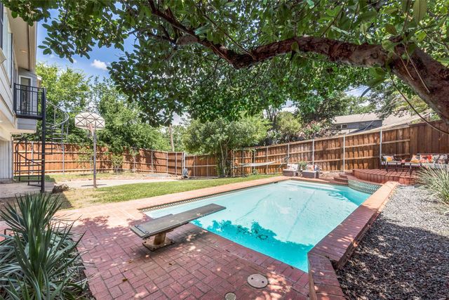 9805 Estate Lane, Dallas, TX 75238
