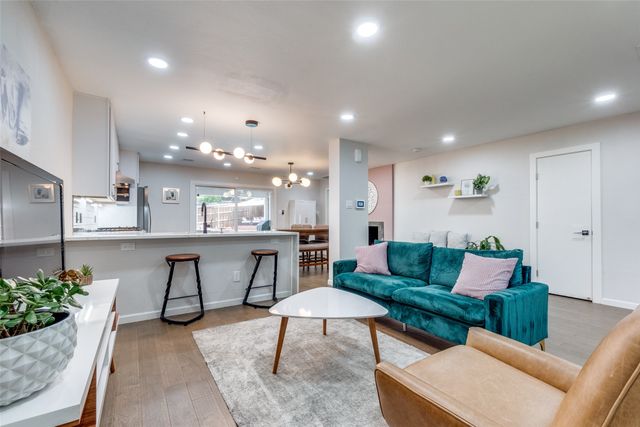 9805 Estate Lane, Dallas, TX 75238