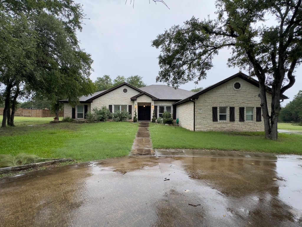 1448 Hidden Springs DR, Salado, TX 76571