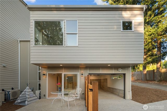 12749 37th Avenue NE, Seattle, WA 98125