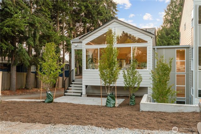 12749 37th Avenue NE, Seattle, WA 98125