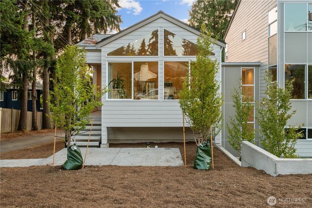 12749 37th Avenue NE, Seattle, WA 98125