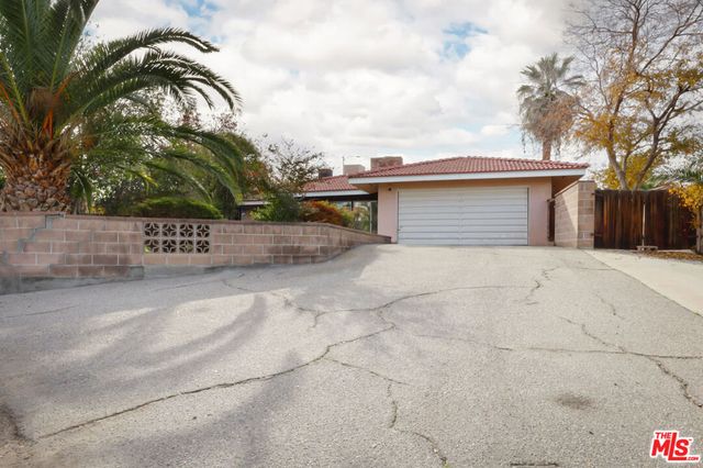 10 Grey Way, Taft, CA 93268