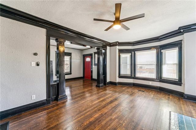 2824 Tracy Avenue, Kansas City, MO 64109