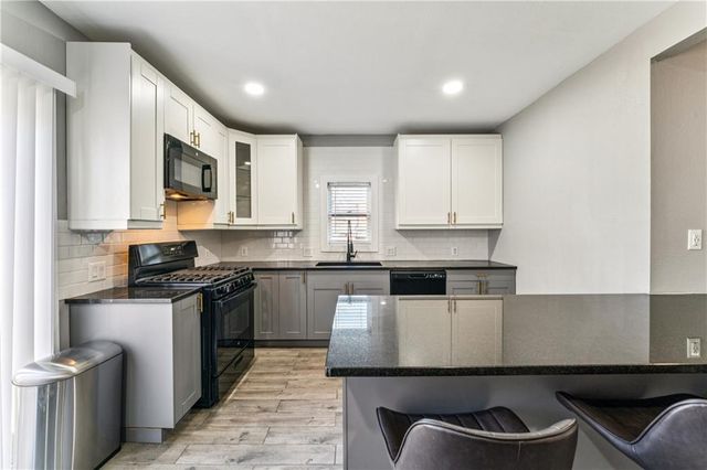 2824 Tracy Avenue, Kansas City, MO 64109