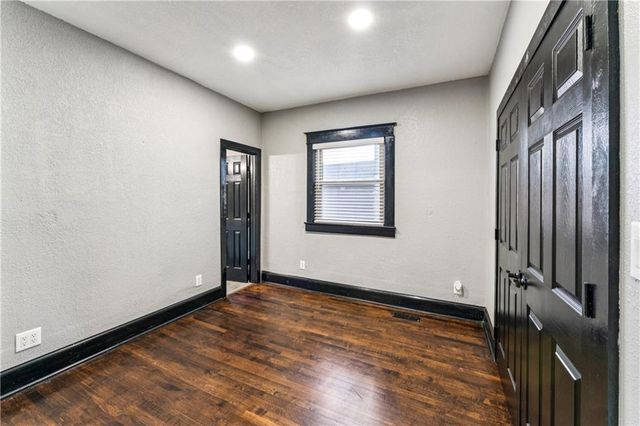 2824 Tracy Avenue, Kansas City, MO 64109