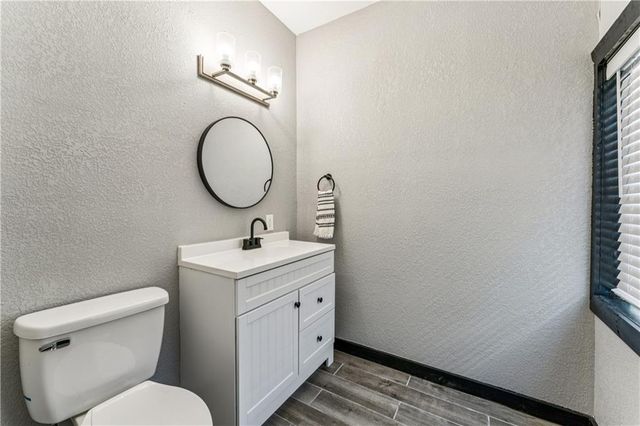 2824 Tracy Avenue, Kansas City, MO 64109