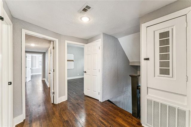 2824 Tracy Avenue, Kansas City, MO 64109